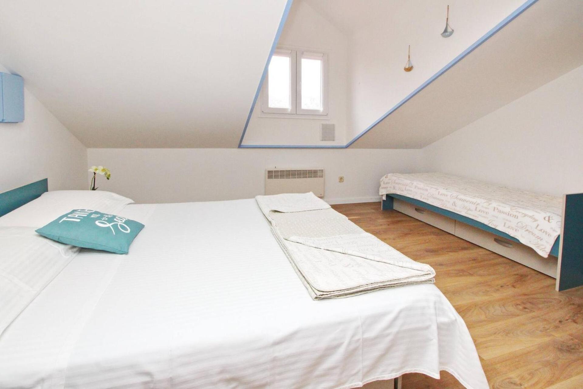Apartments Silvija Cubranic Башка Екстер'єр фото